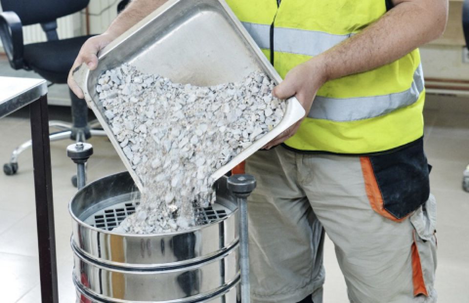 Предлагаем к поставке песок строительный, самовывоз